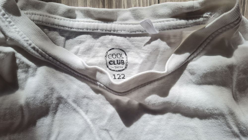 Biała koszulka Cool Club