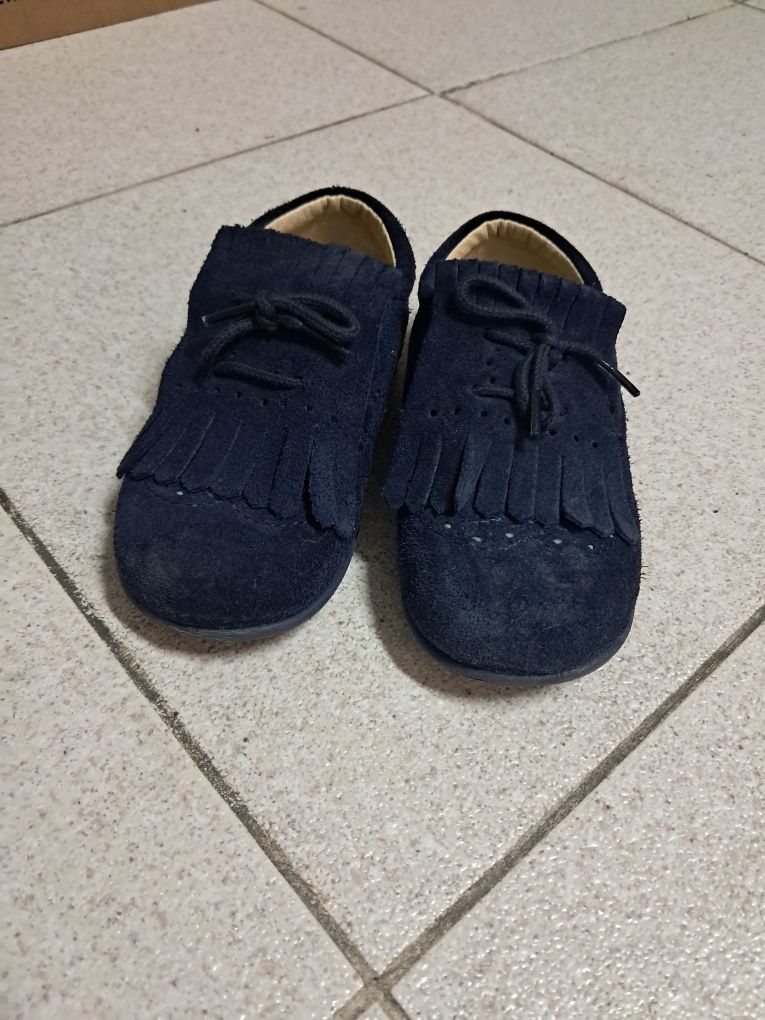 Sapatos unisexo em camursa tamanho 25