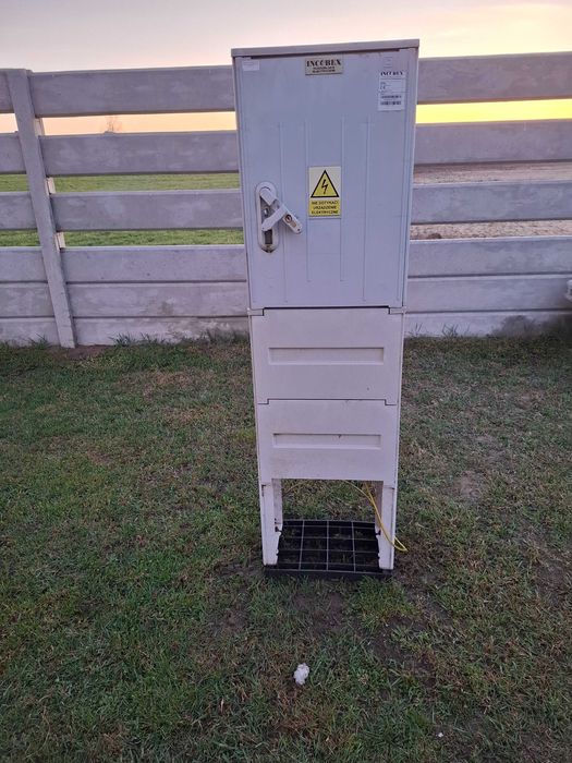 Skrzynka elektryczna budowlana z kablem