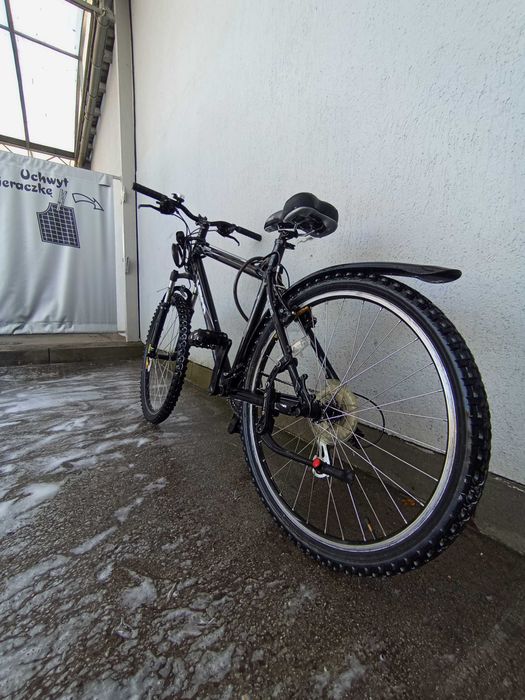 Zmień dojazdy w przyjemność – świetny rower gotowy na nowe przygody