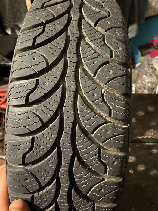 Зимова резина на автомобіль з дисками р13