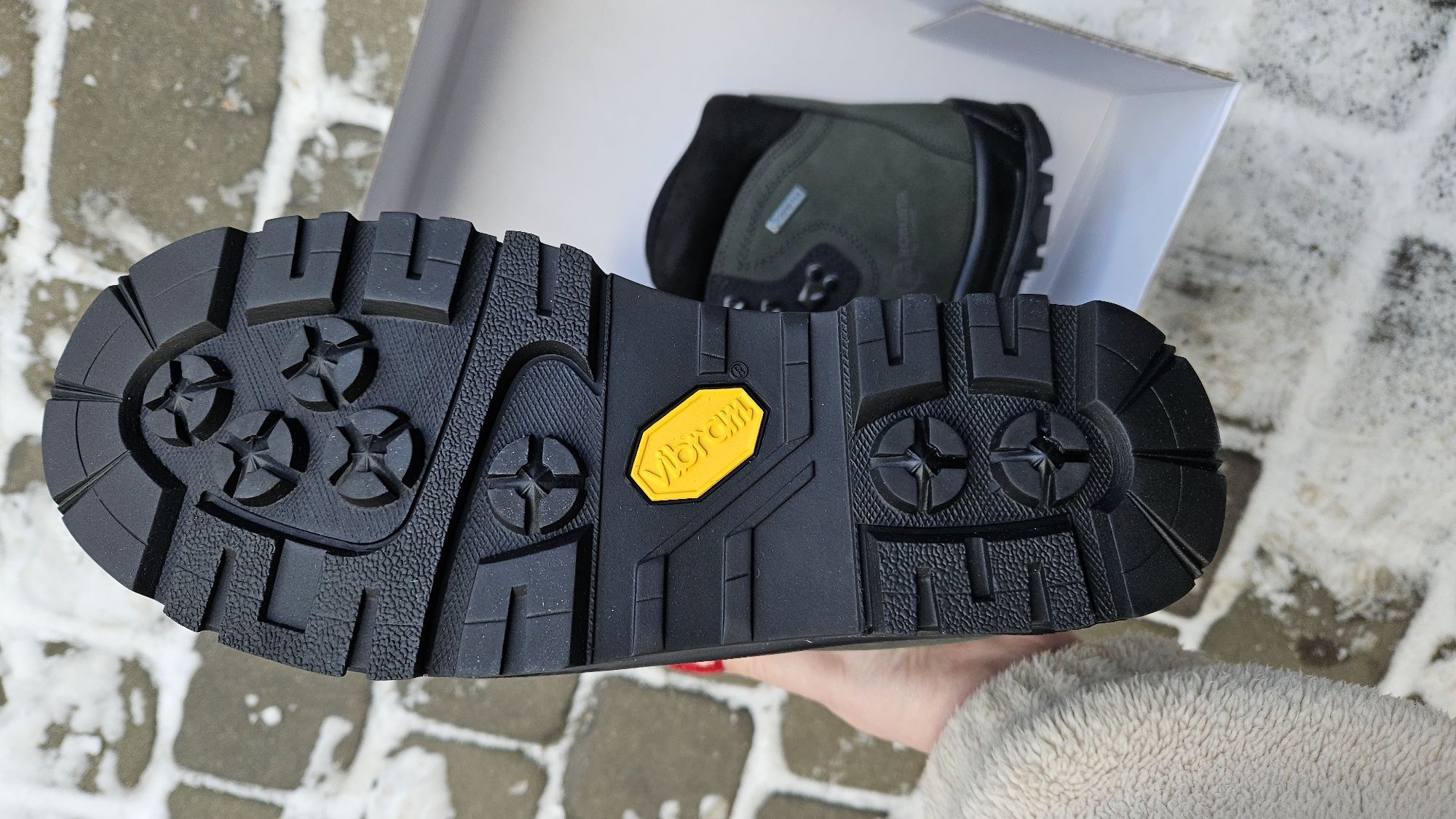 Buty trekkingowe Robusta r 41  nowe