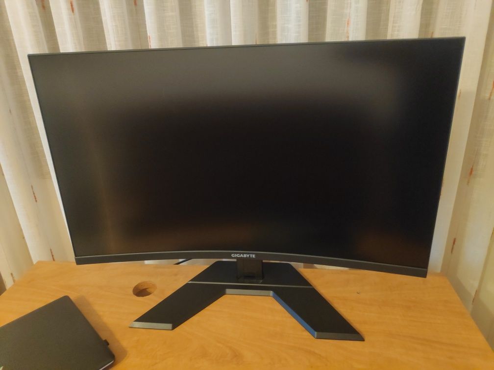 Monitor Gigabyte 31.5" G32QC VA 165Hz 1ms Curvo