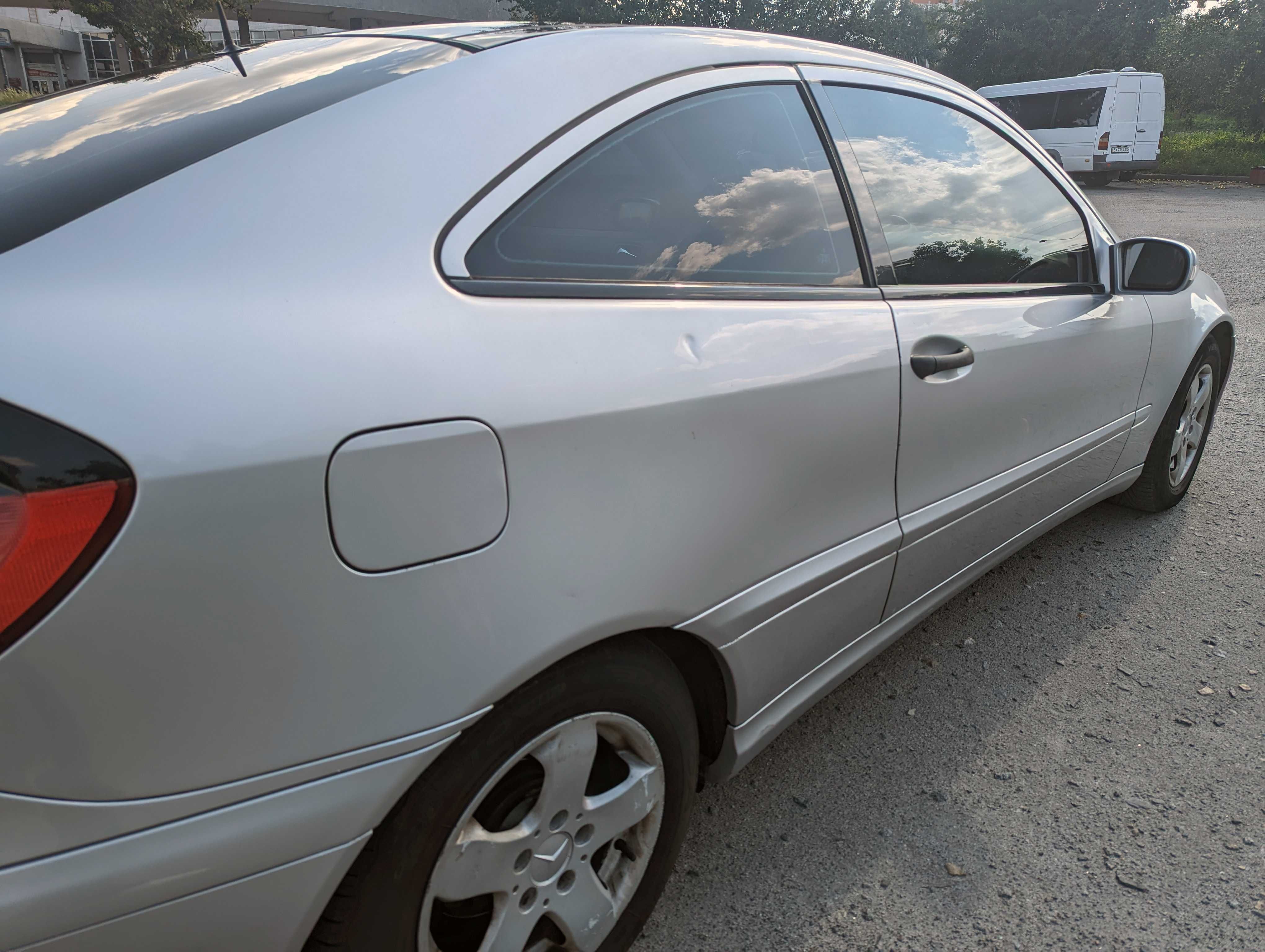 Mercedes-Benz c200 cdi w203 sport-coupe