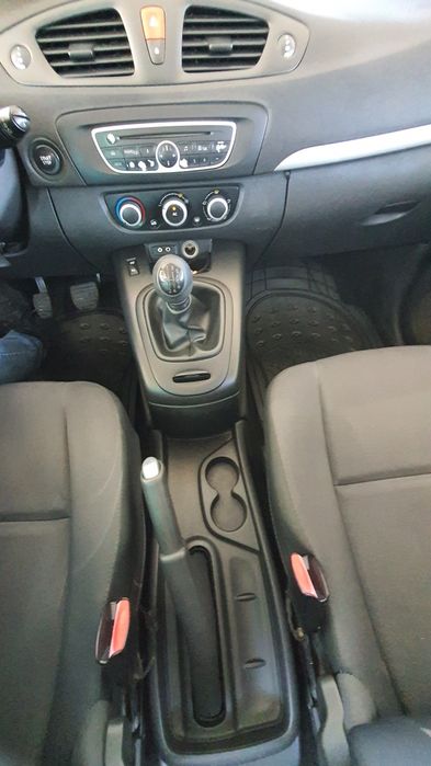 Renault Grand Scenic de 7 Lugares a Diesel