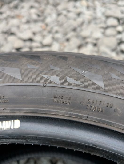 Комплект різношироких зимових шин Nokian 235/55 255/50 R19 Snow proof