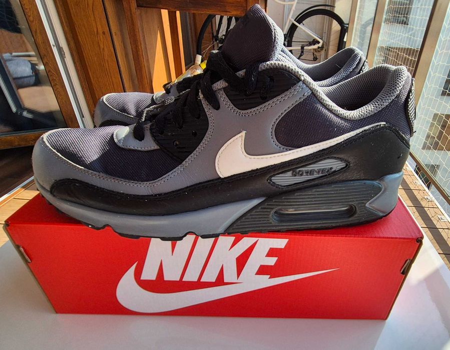 Air Max 90 GORE-TEX szare, rozm. 45,5/wkładka 29,5 cm.