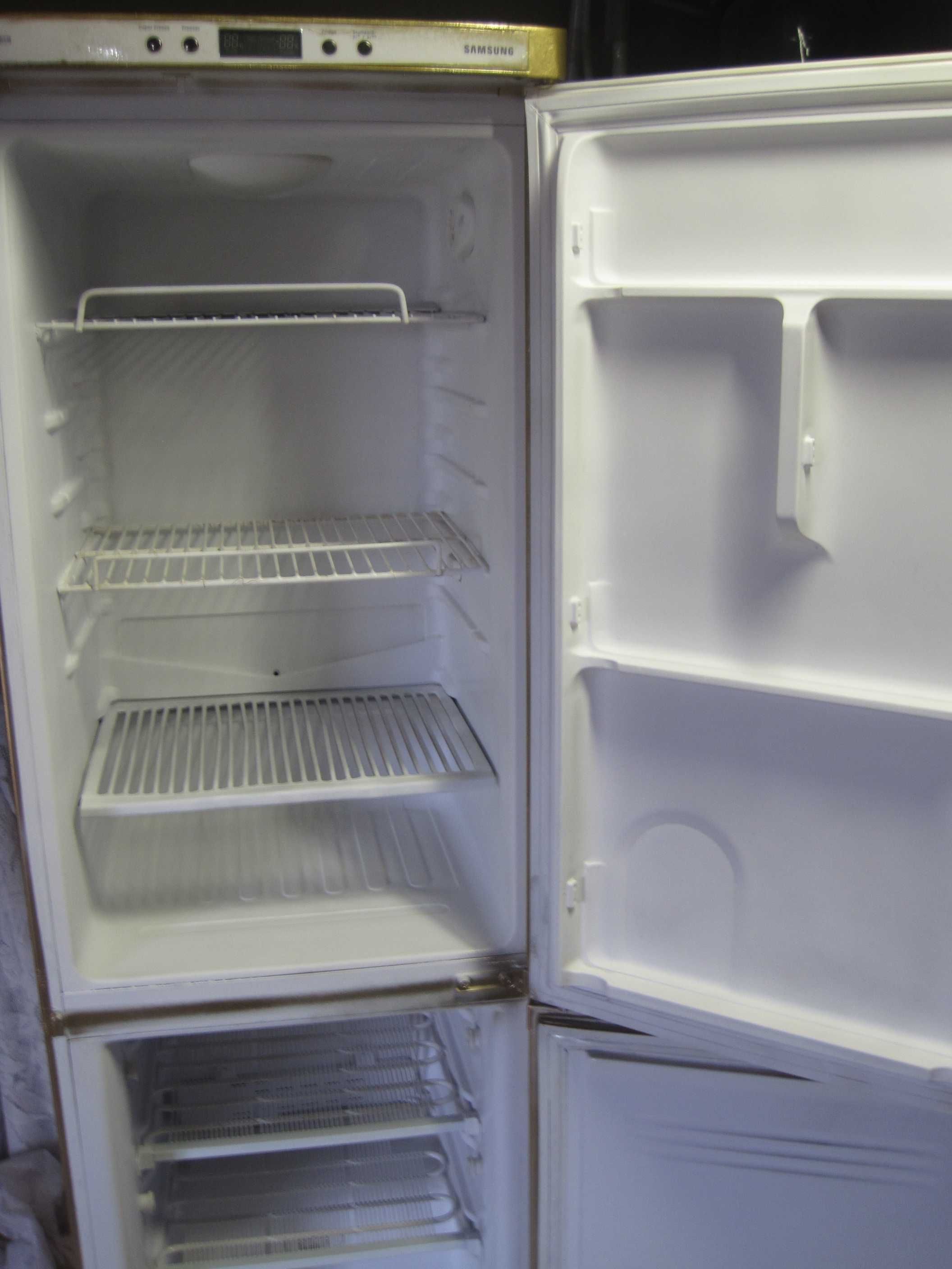 продаеться холодильник- самсунг корея блеском