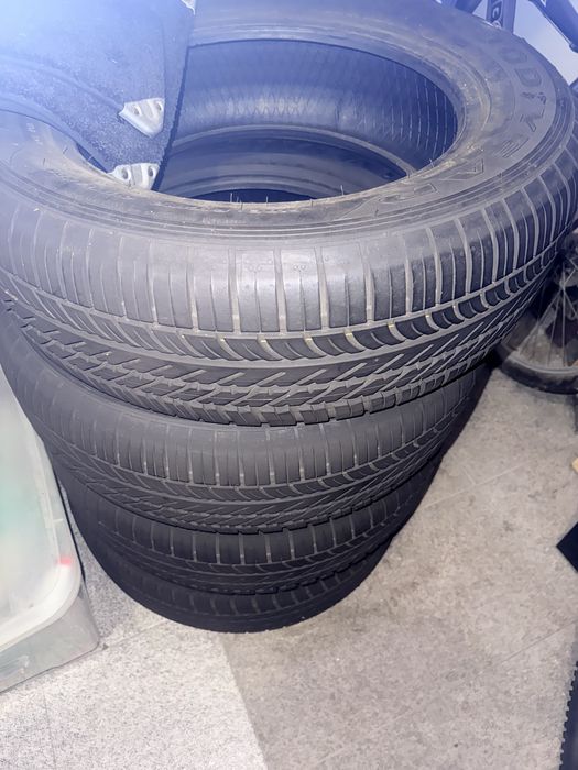 Vendo jantes e pneu semi novos range rover evoque