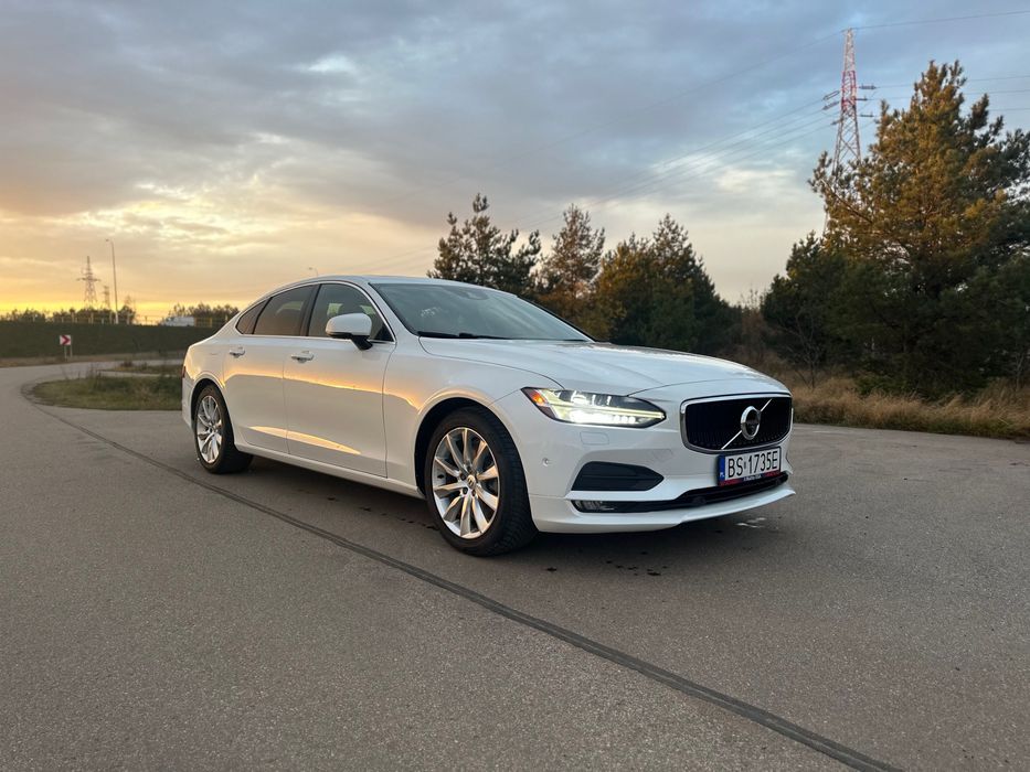 Volvo s90 Momentum T6 AWD 320 km