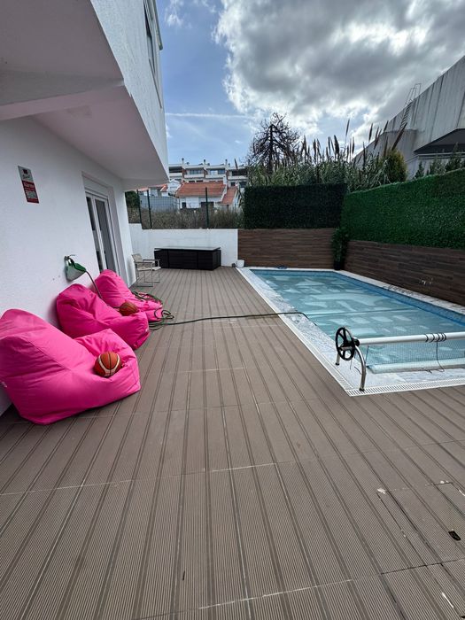 Vende-se moradia na Quinta de Santa Teresa na Charneca de Caparica