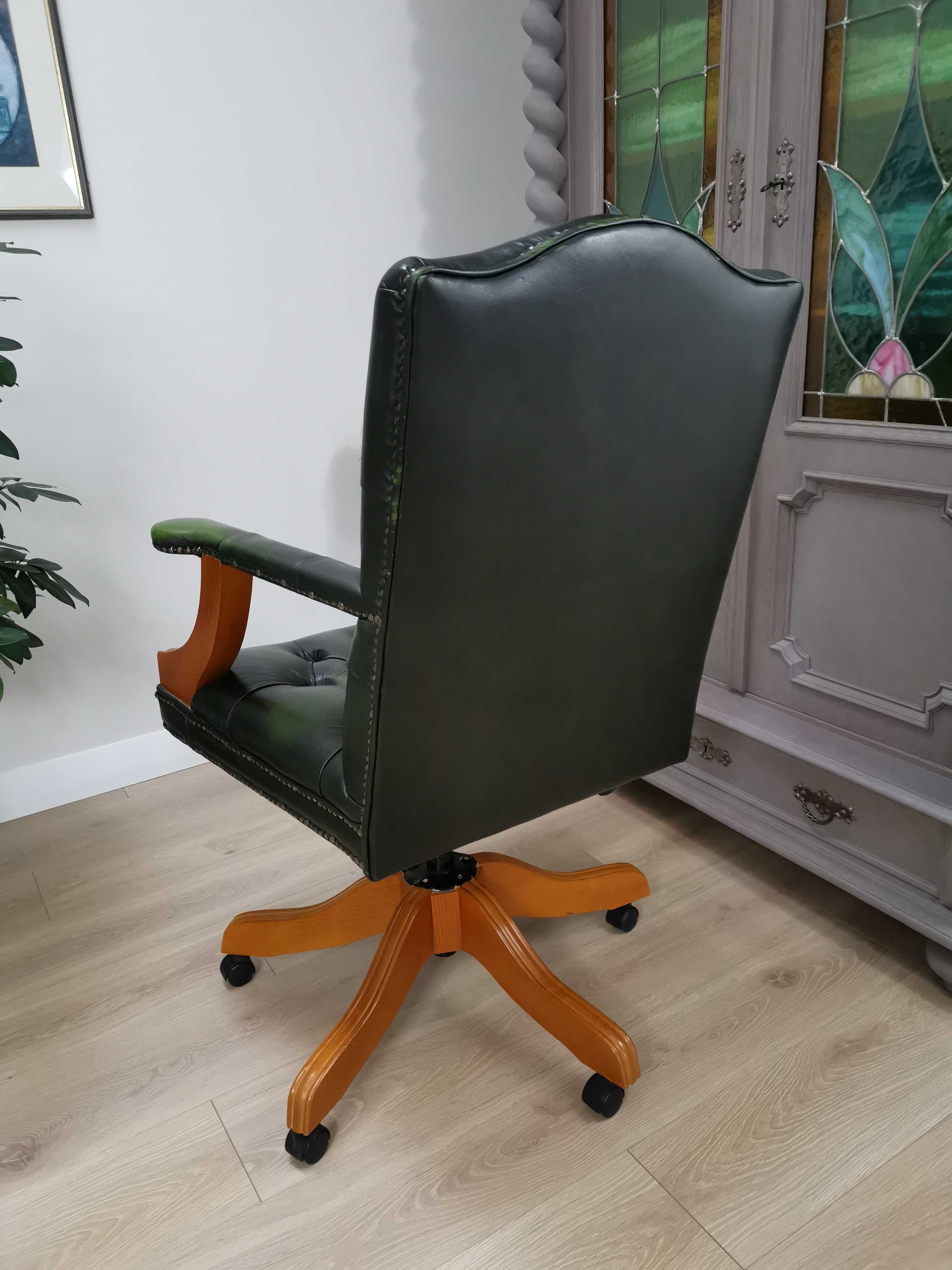 Gabinetowy FOTEL chesterfield kapitański 697/2025