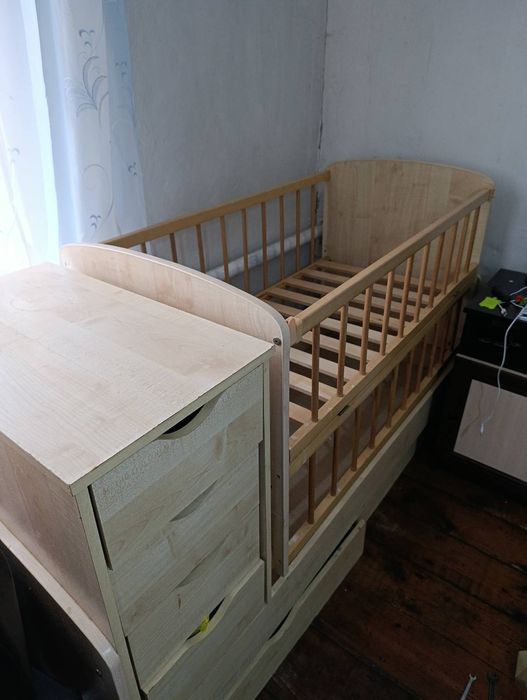 Продам колиску для малечі