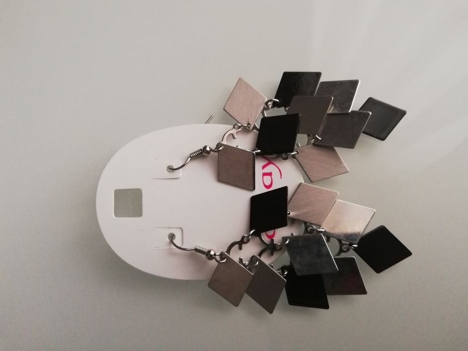 Kolczyki srebrno czarne zwisające ORSAY