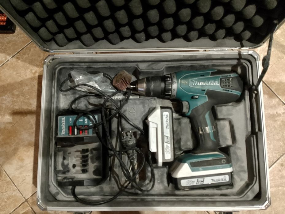 Шуруповёрт Макита, в крутом чимодане