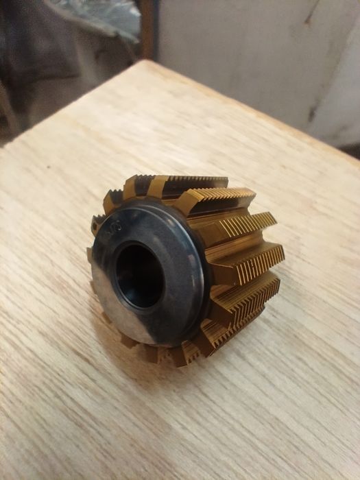 Ostrzenie pił tarczowych, frezów