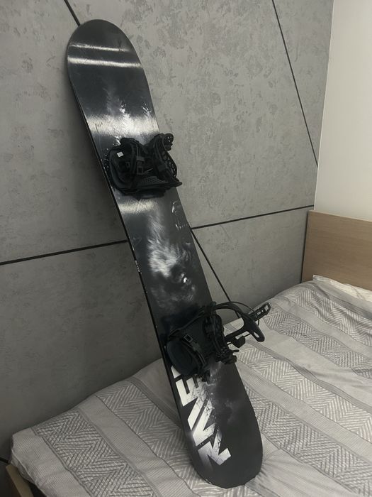 Deska snowboardowa Raven Lupus CamRocker + Wiązania Flow Fenix (black)