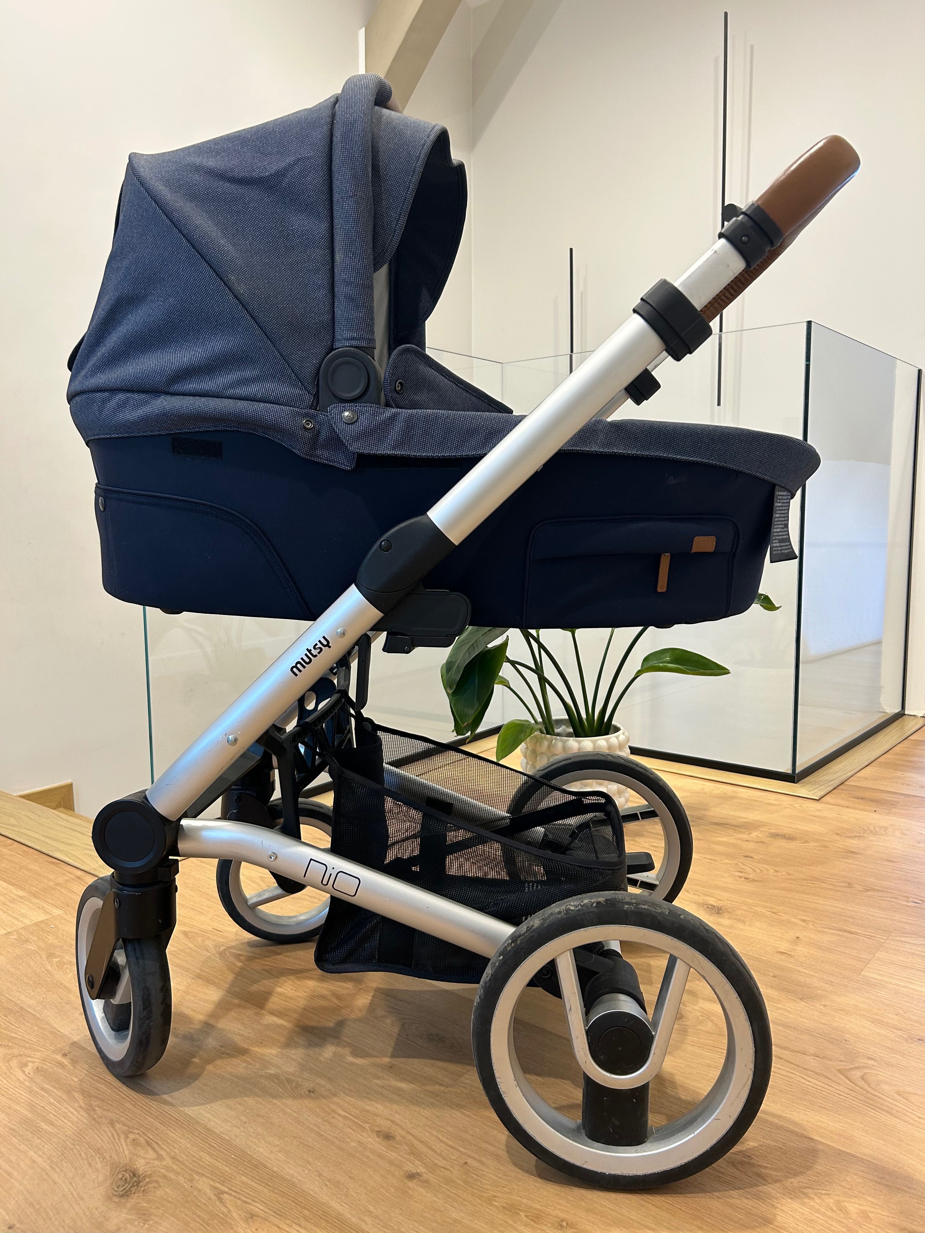 Wózek Mutsy Nio 2w1 – gondola + spacerówka + torba + mata – 1000 zł