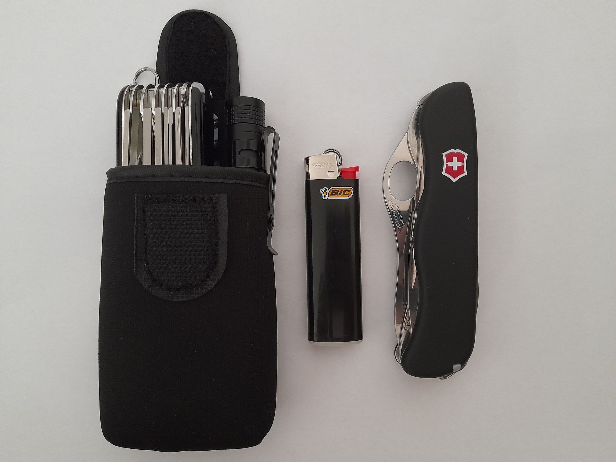 Pochwa,etui na edc, szpej, ze szlufką.Z soft shellu.