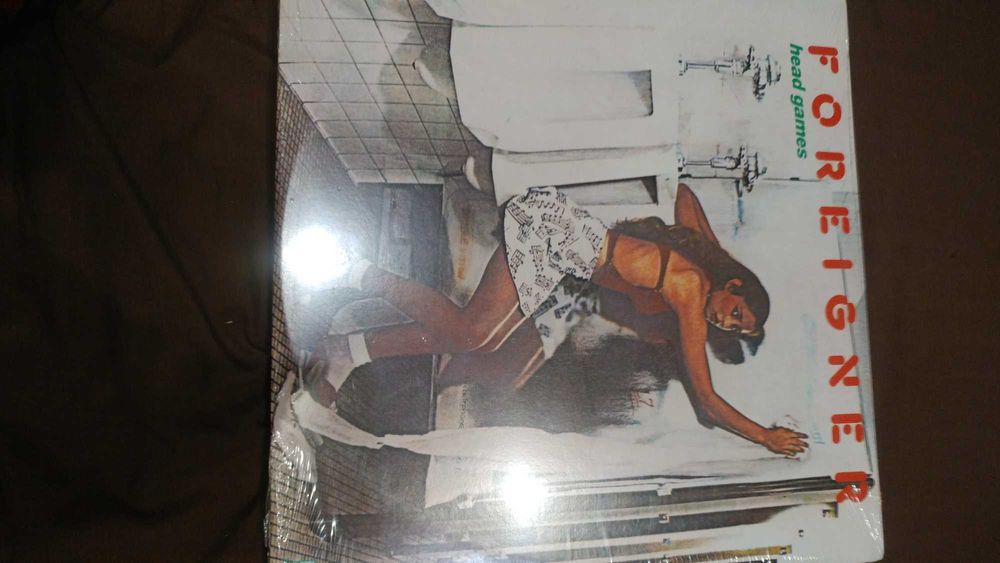 Продам пластинку Foreigner  Head Games usa первоиздание запечатанная