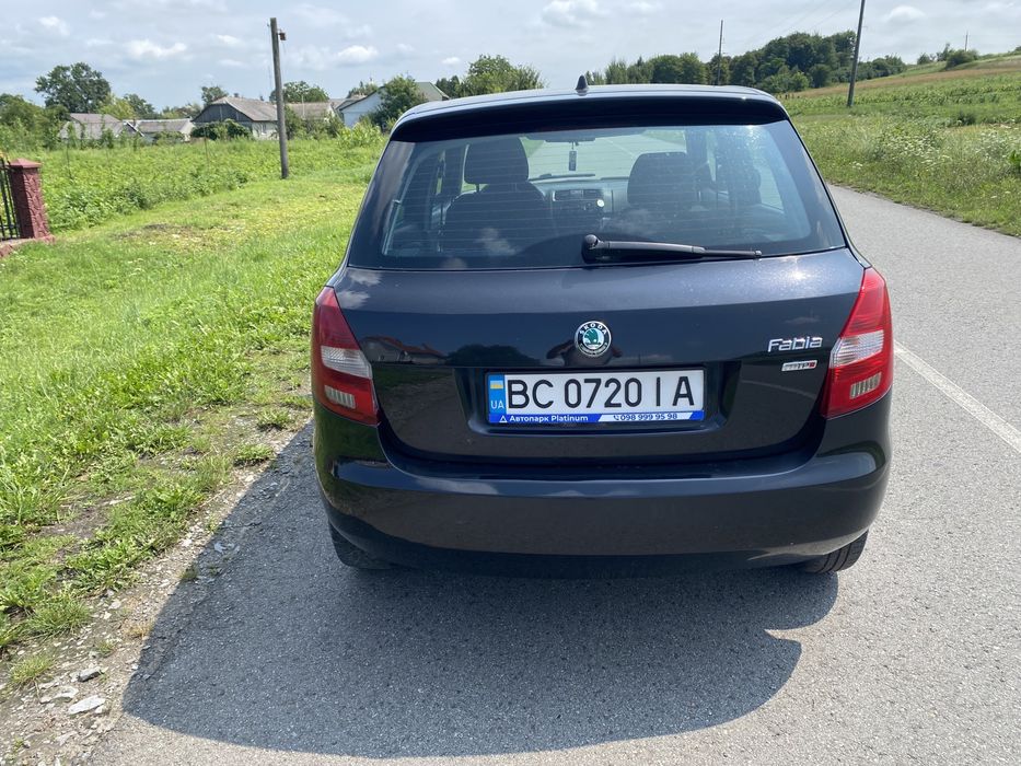 Шкода фабія 2013 рік 1.2 газ-бензин