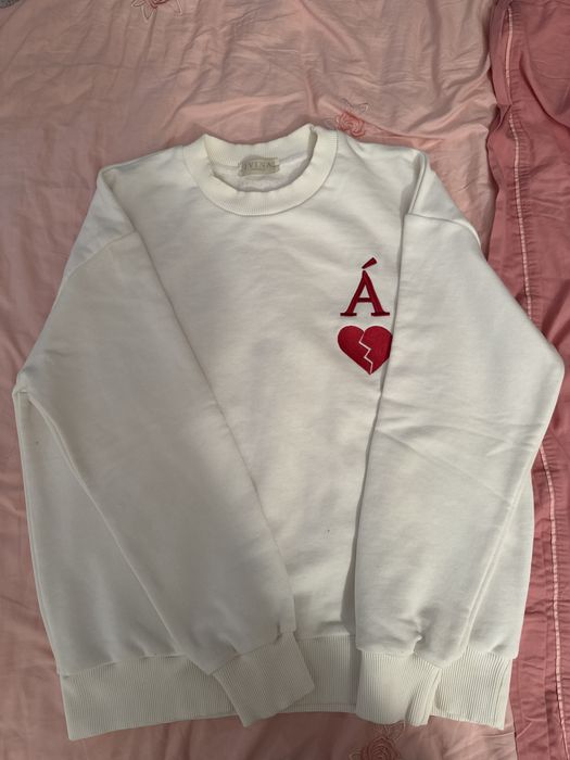 Білий спортивний костюм