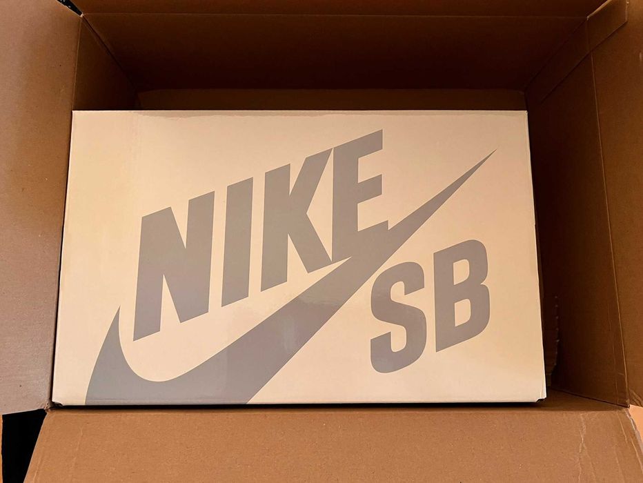 Nike SB Dunk Low The Wizard of Oz Poppy Field