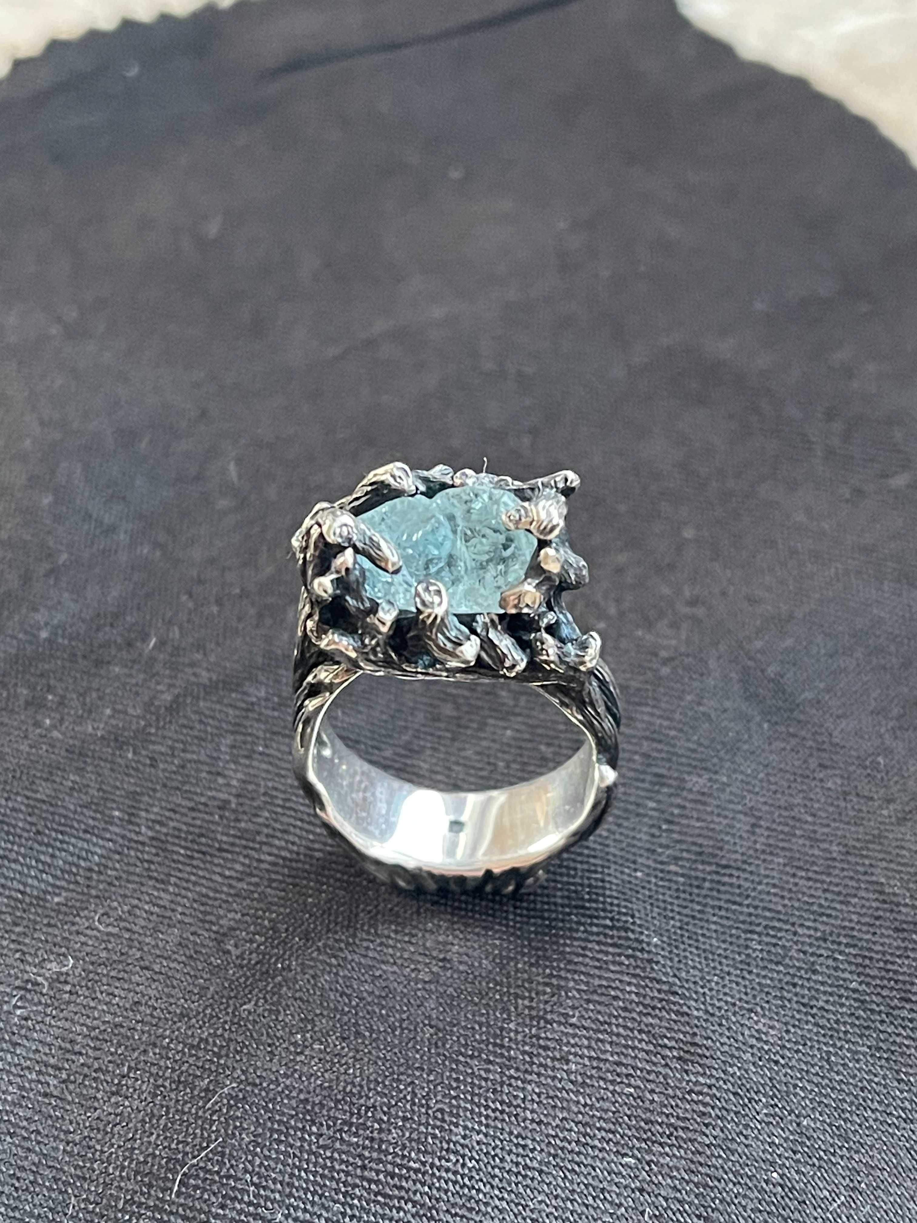 Exclusive Silver Ring with Topaz (Kochut)