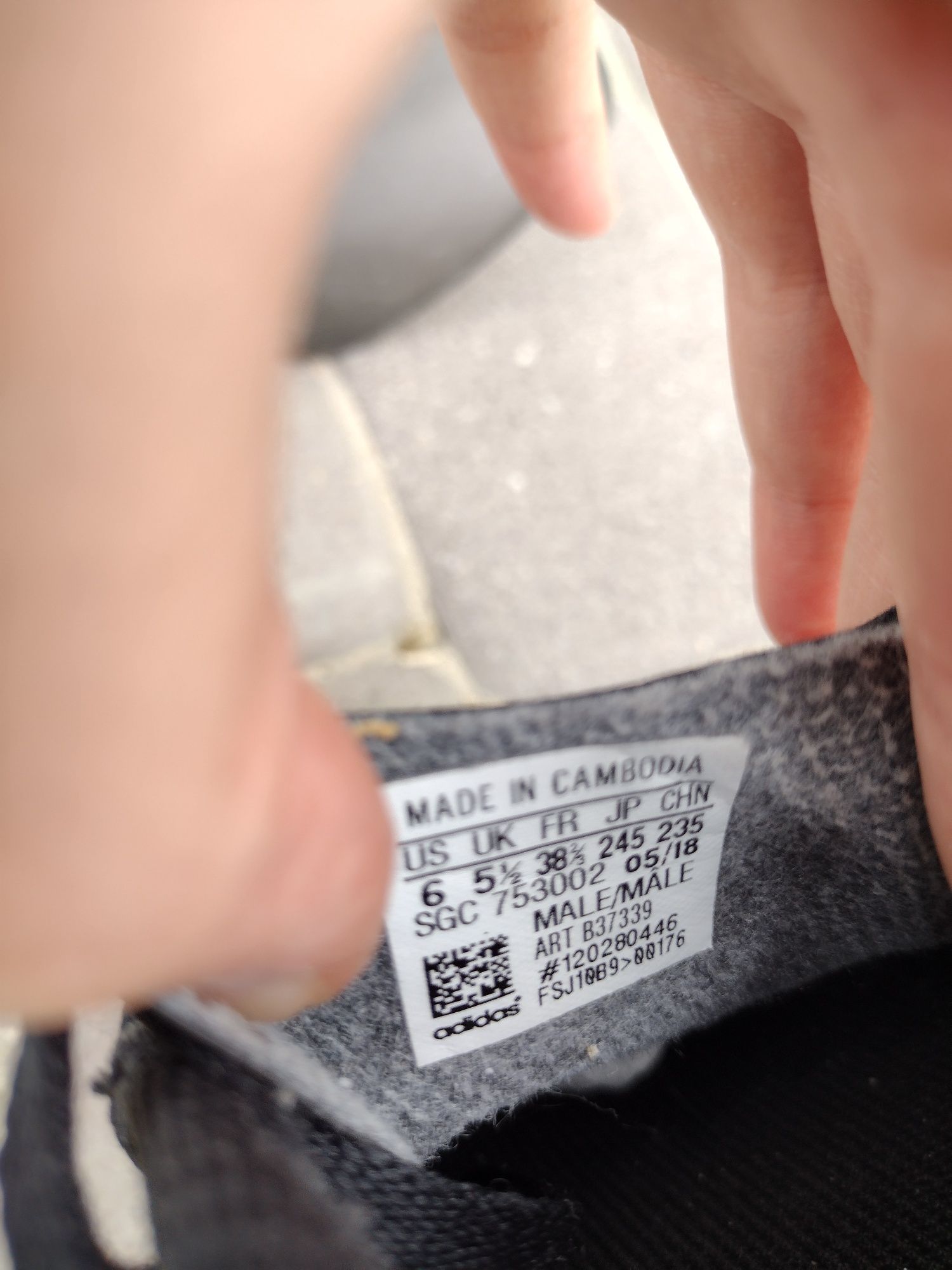 Buty do gry w piłkę korki i ochraniacze Adidas