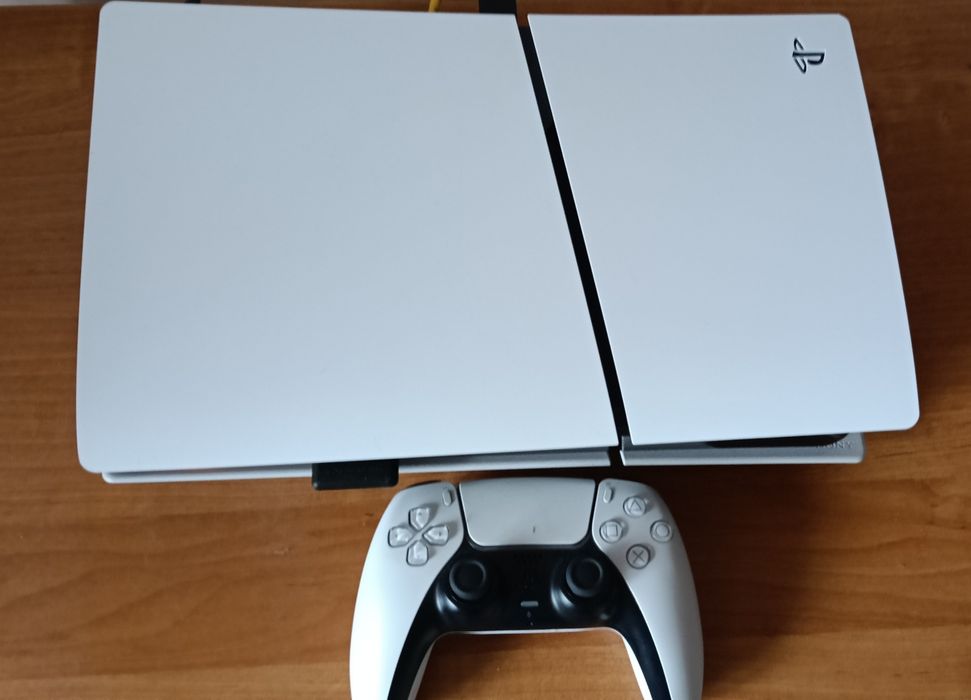 PlayStation 5 Slim z napędem