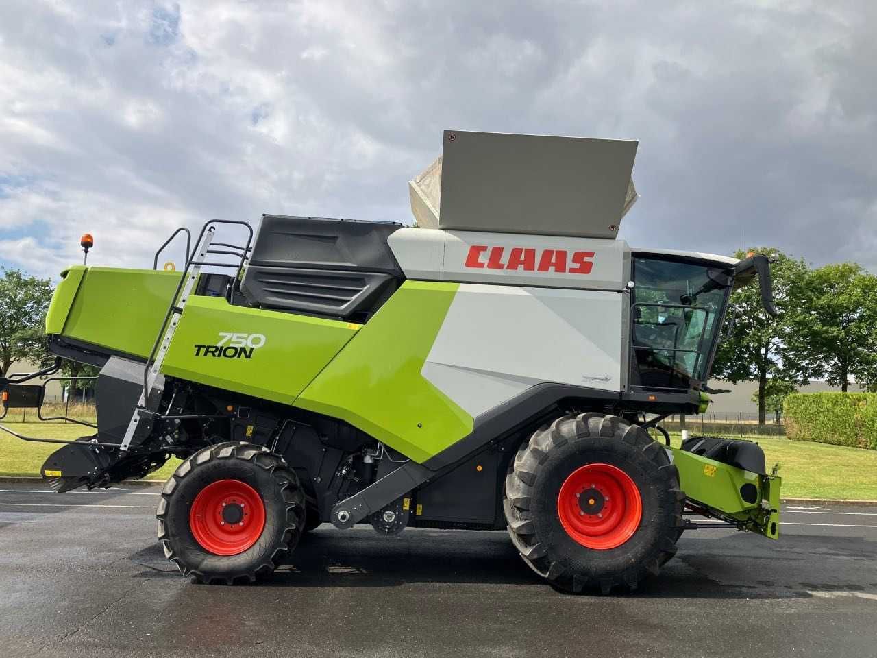 Комбайн Claas Trion 750 2023