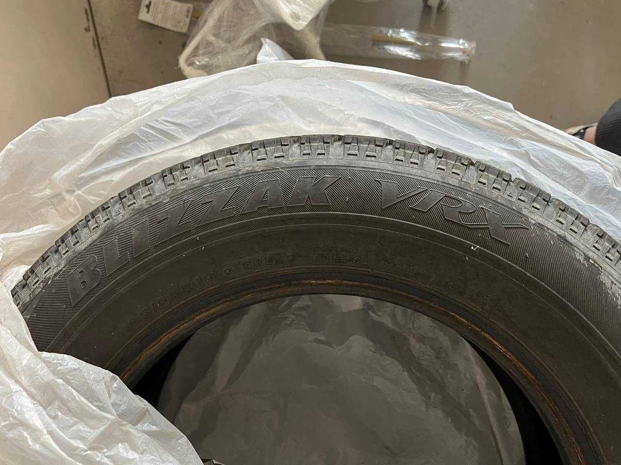 Зимові шини Bridgestone Blizzak VRX 195/65 R15 91S
