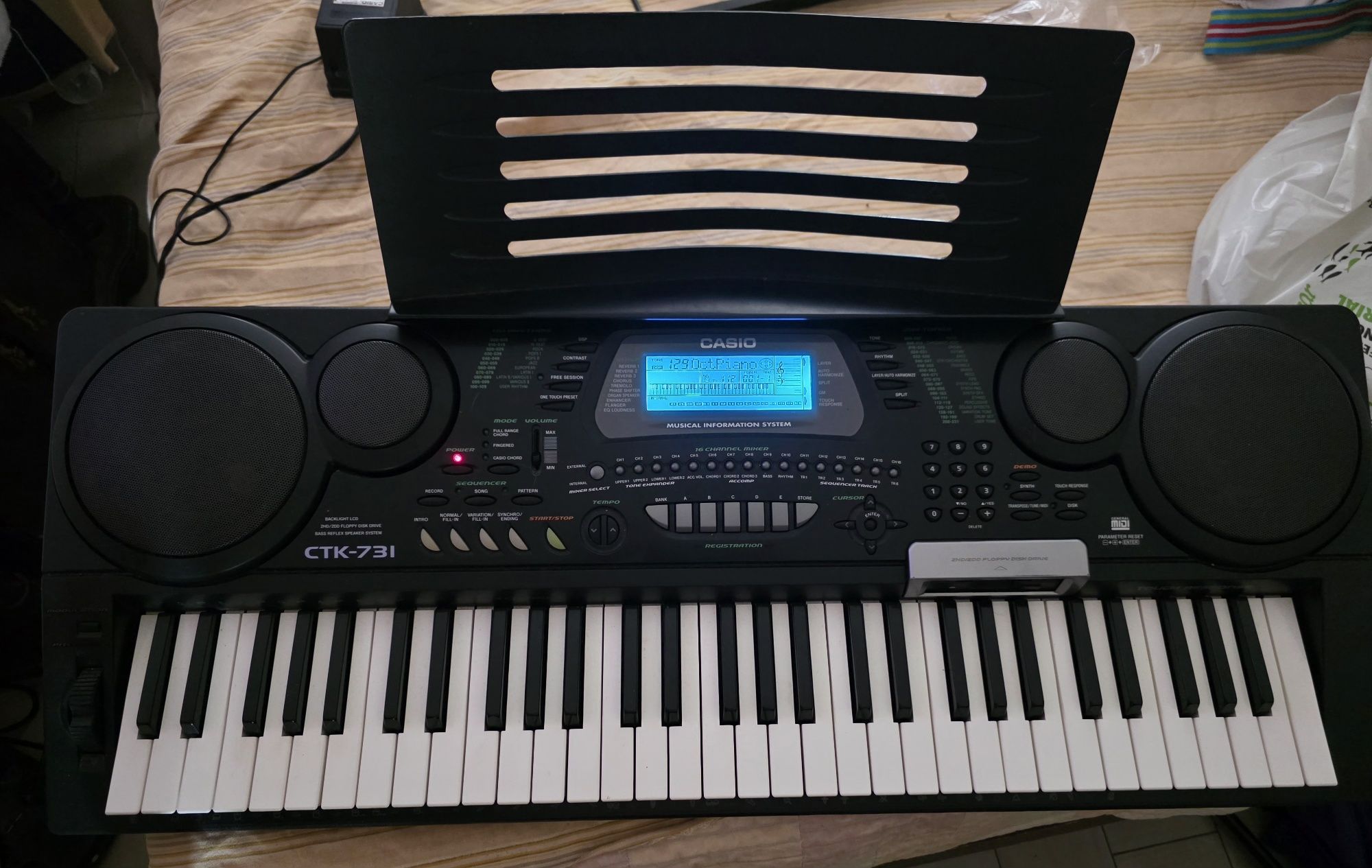 Korg PA80 e Casio CTK-731 ver anúncio