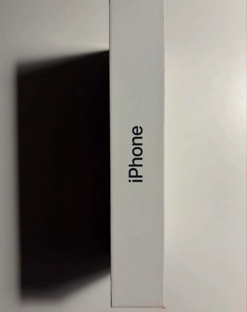 iPhone SE z 2020 roku w pełno sprawny