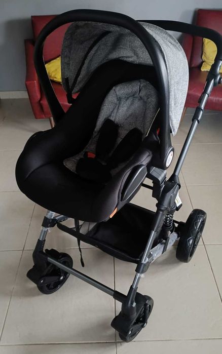 Carrinho bebê como novo