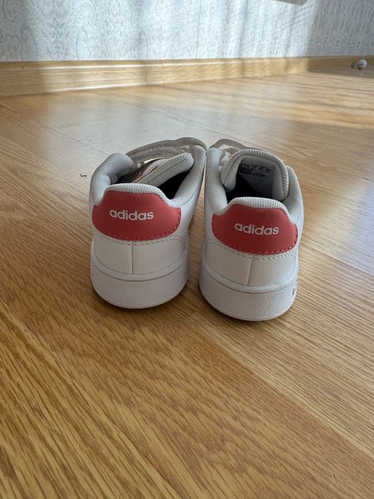 Кросівки-кеди adidas 27 розмір 16.5см на дівчинку