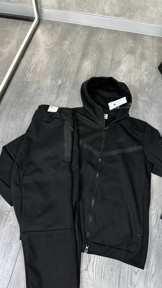 nike tech fleece