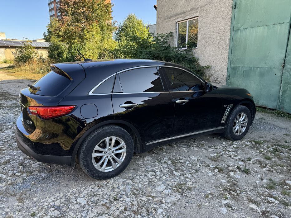 Infiniti QX70 3,7 газ/бенз 2013