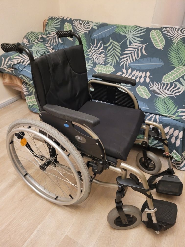 Wózek stalowy  inwalidzki Vitea Care