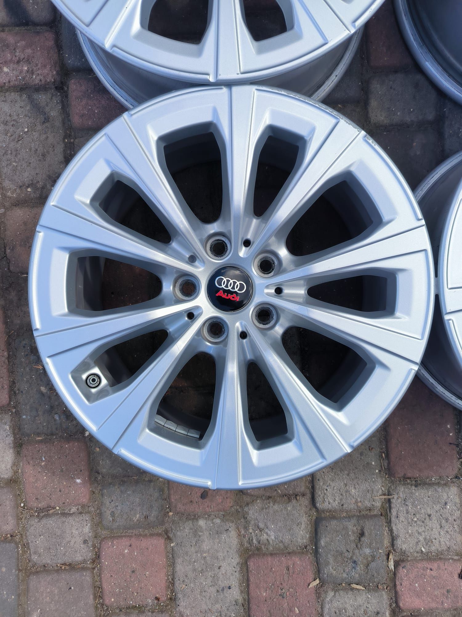Felgi aluminiowe 17 Audi A3 A4 A5 A6 A7 A8 5x112