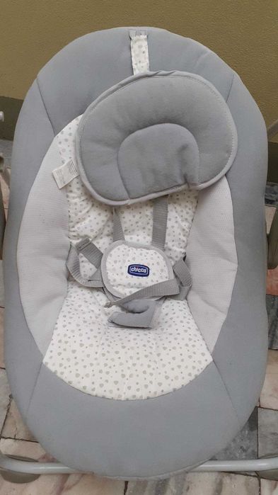 Espreguiçadeira com música e balanço automático chicco