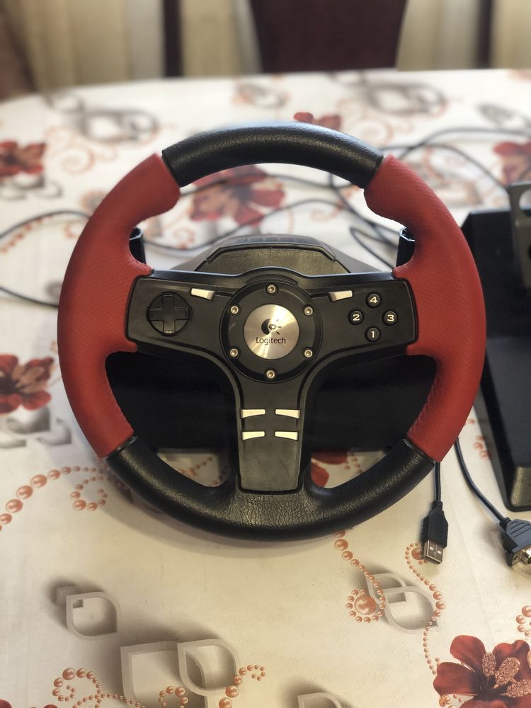 Ігровий Руль Logitech на 750°