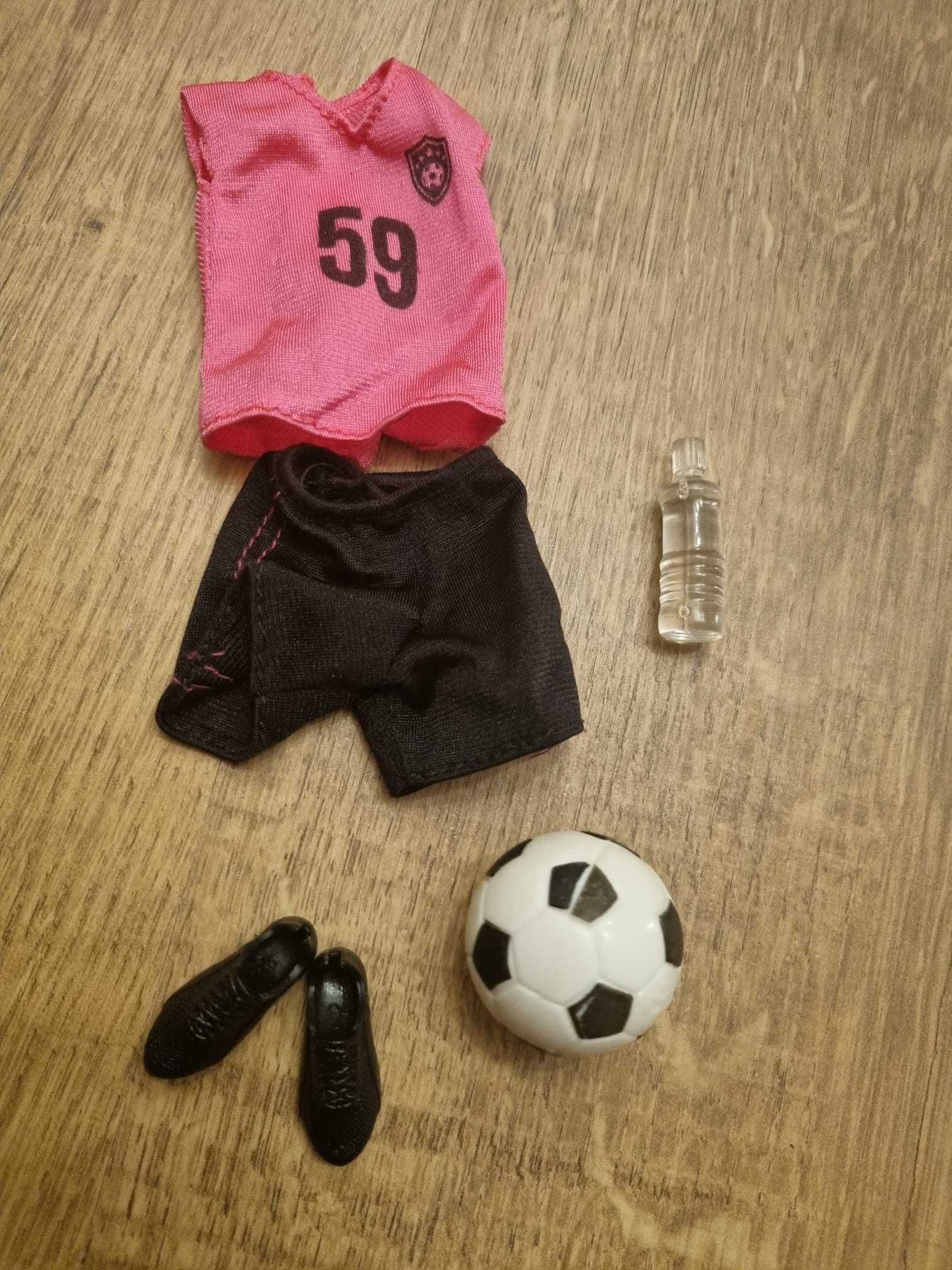 Ubranko dla lalki Barbie - strój piłkarski oraz strój mini sportowy.