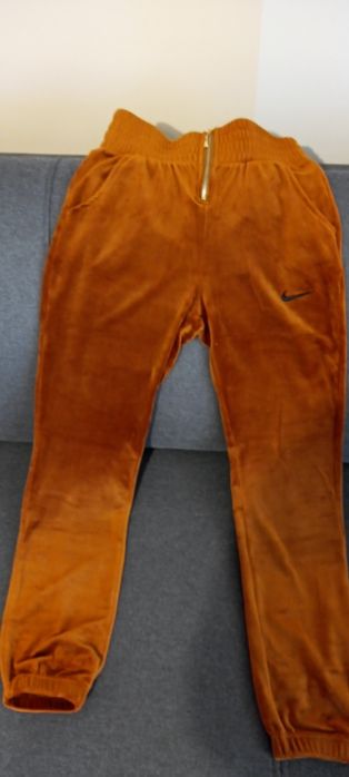 Dresowe welurowe rude