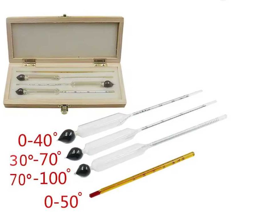 Набір ареометрів для спирту АСП-3 у дерев'яному футлярі з термометром.