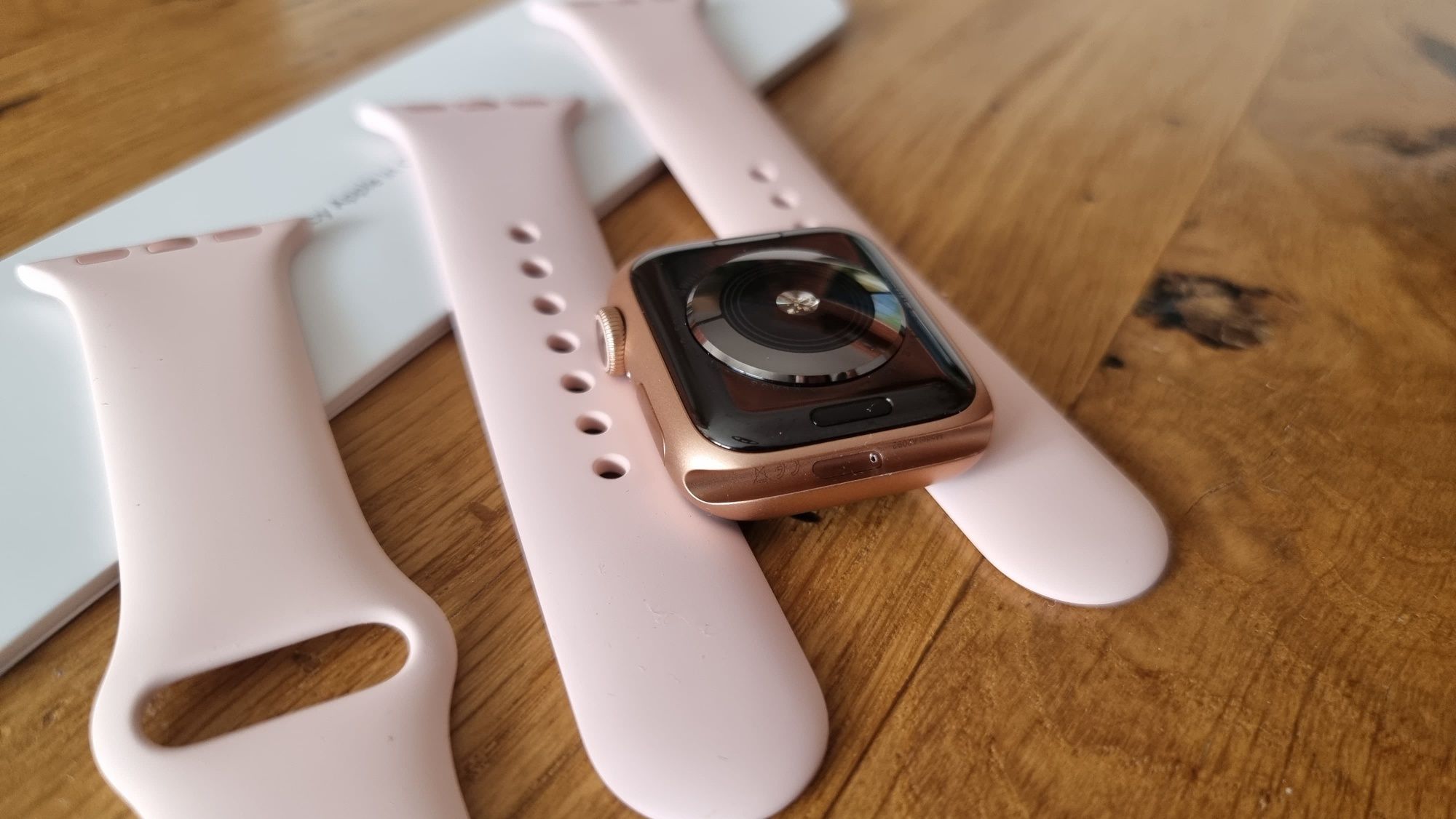 Apple Watch 5 40mm, stan idealny,Gold, kondycja baterii 100%, GPS,Miel