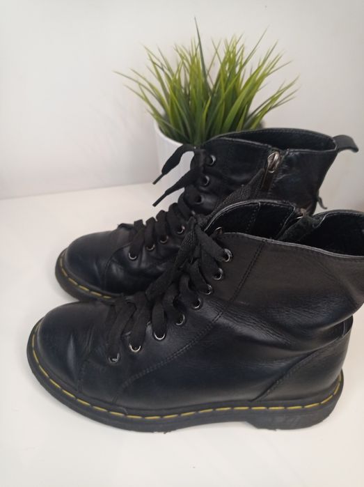 Чоботи типу Мартенси