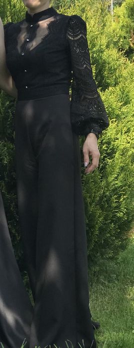 Жіночий комбінезон.