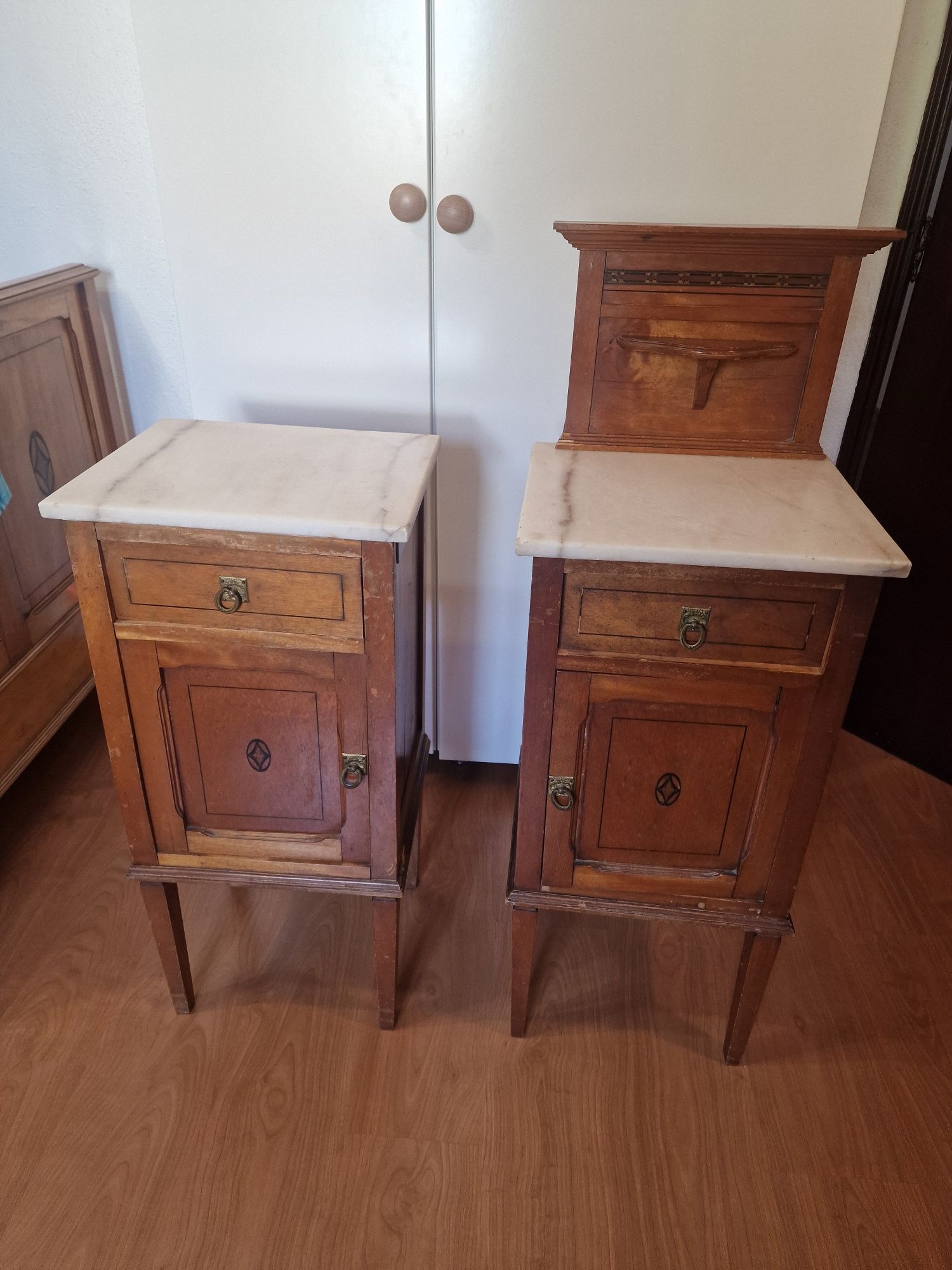 Quarto completo em pau cetim. (7 Móveis) (Vintage)