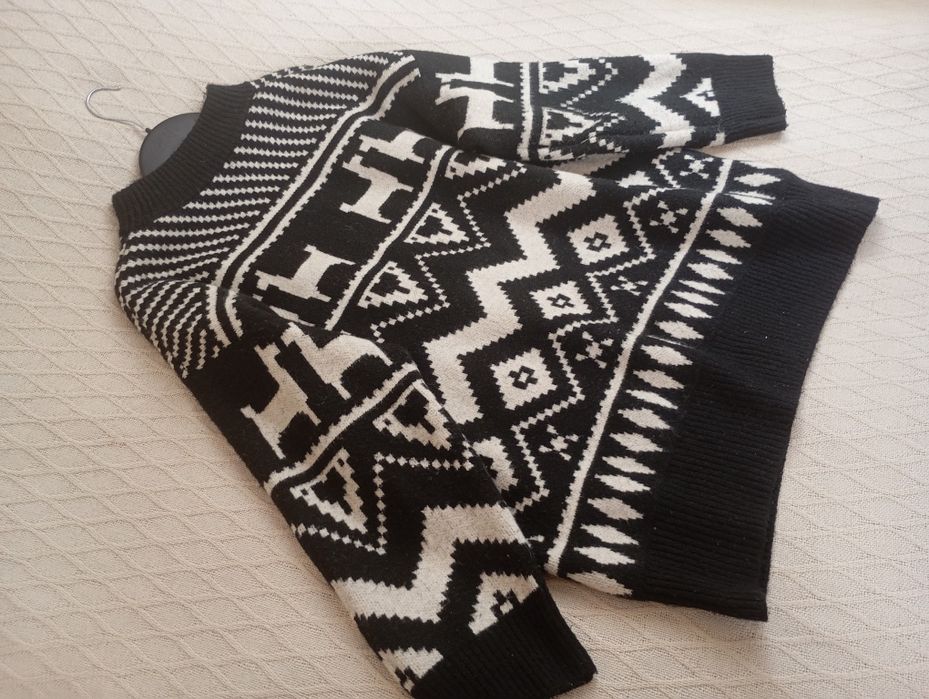 H&M L czarno-biała Oversizowa sukienka świąteczna z wełną skandynawski